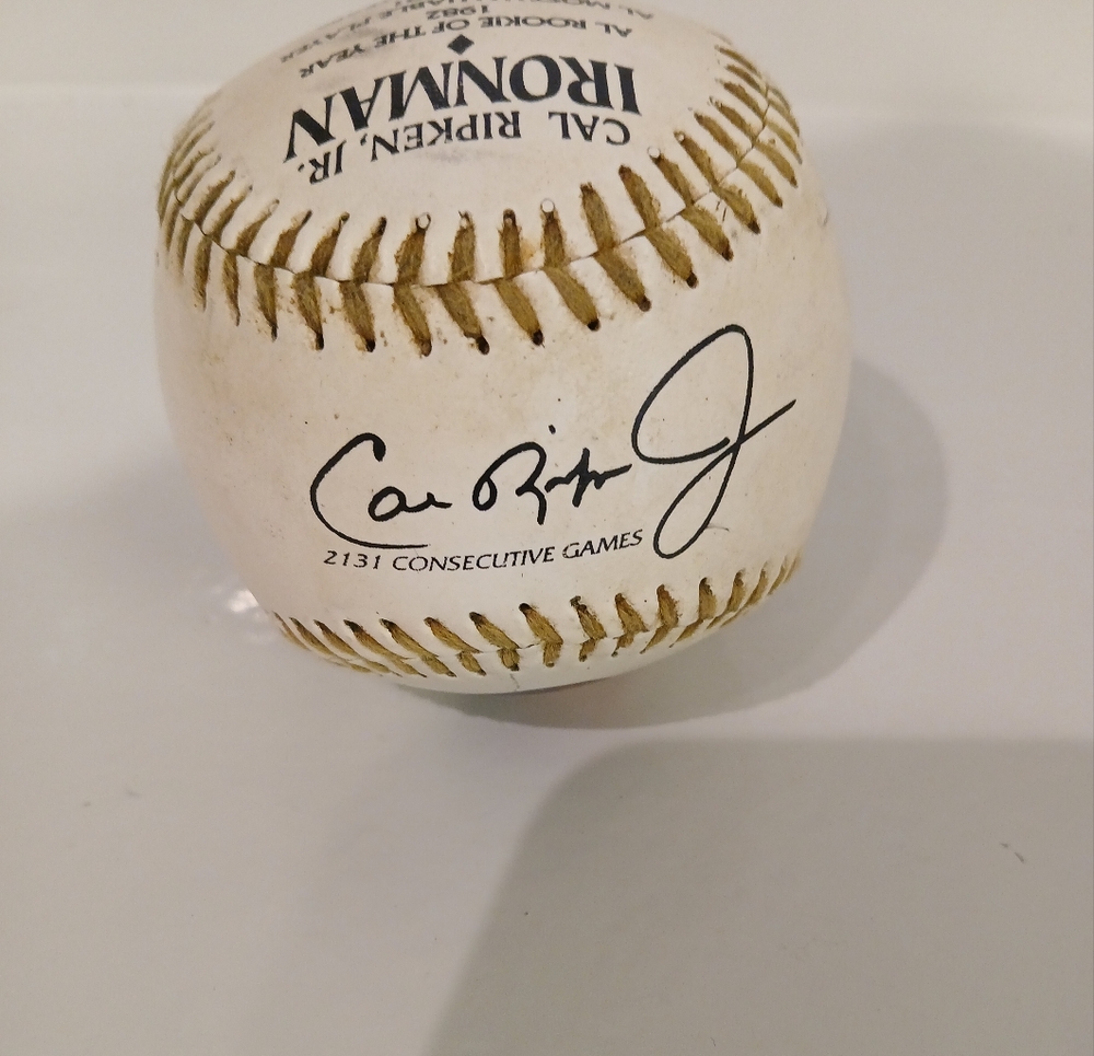 Cal Ripken Jr Commemorative Ball - Picture 2 of 4
